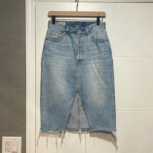 Levi’s denim skirt in perfect condition